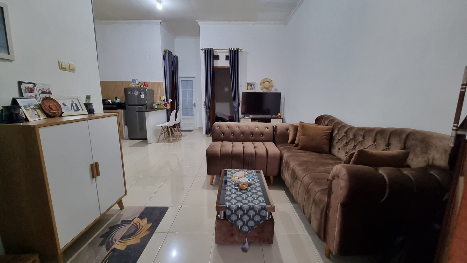 Jual butuh Rumah 1Lt strategis