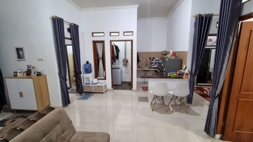 Jual butuh Rumah 1Lt strategis
