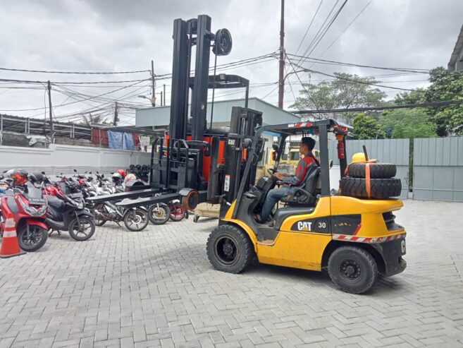 Jasa Sewa Forklift Terdekat Senayan, Menteng 085283015121