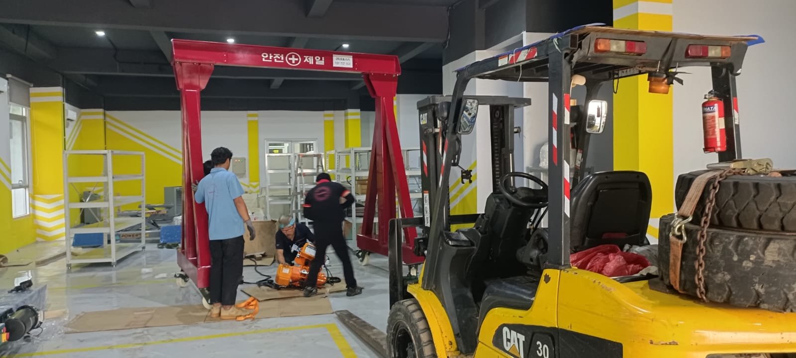 Rekomendasi Sewa Forklift Cipayung Termurah 085283015121