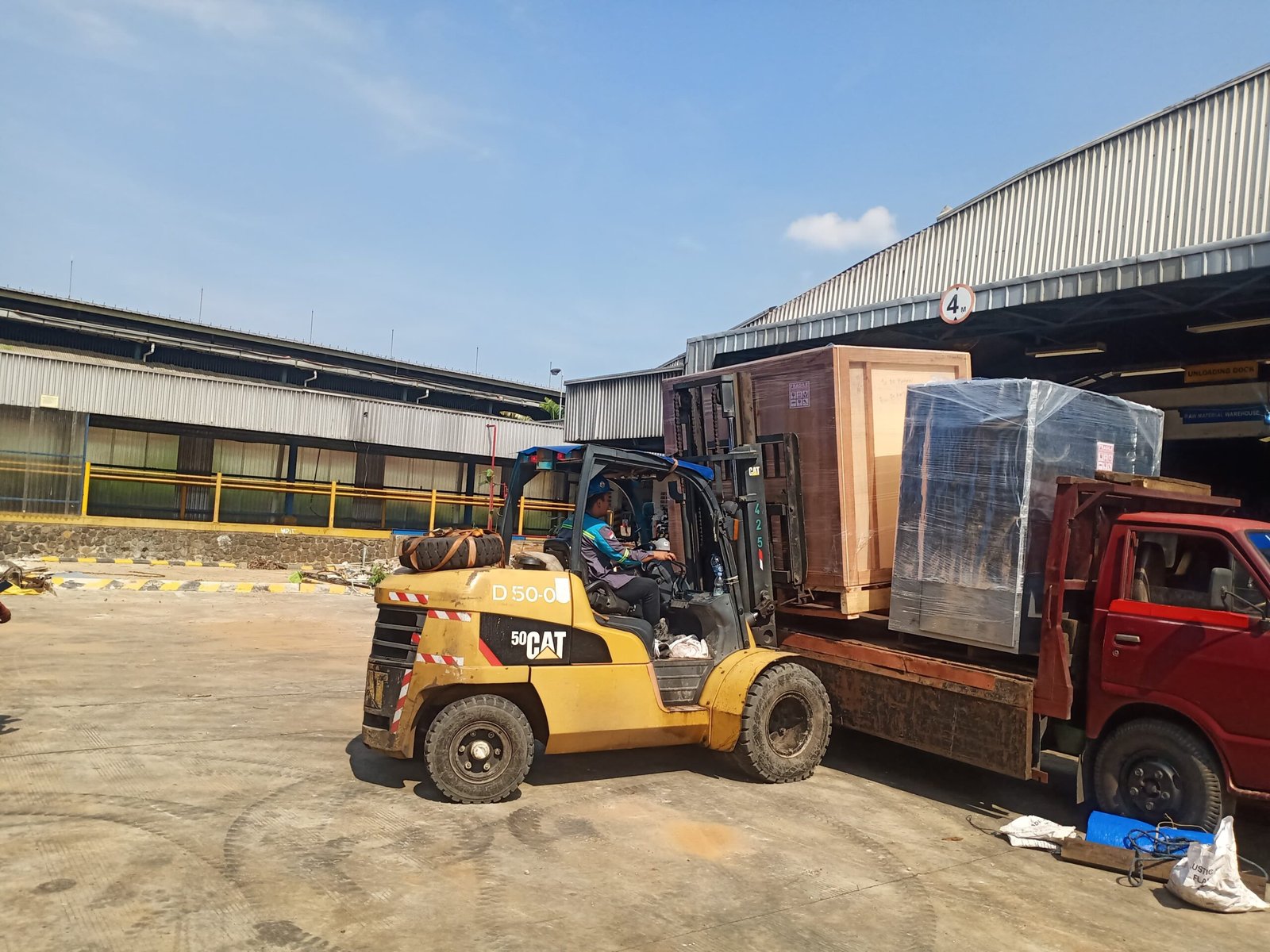 Rekomendasi Sewa Forklift Cipayung Termurah 085283015121