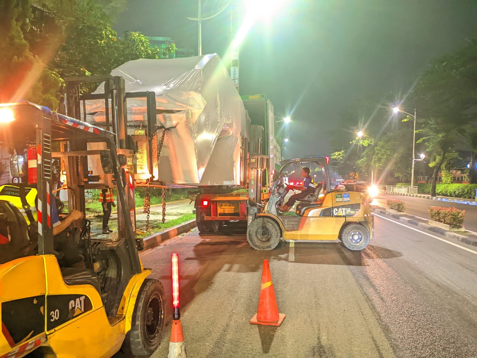 Terbaik!! 085283015121 Sewa Forklift Manggarai, Tebet Termur