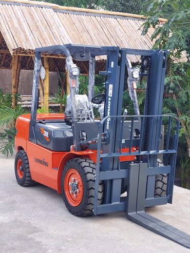 Rental Forklift Sumarecon Bekasi 24 jam