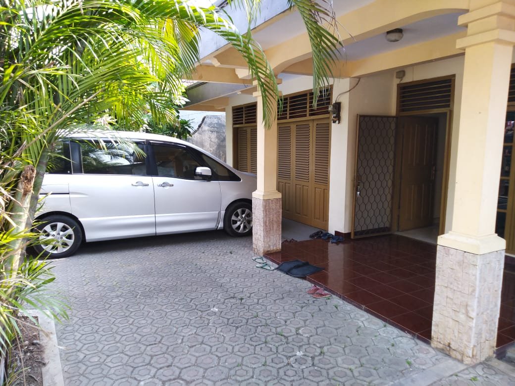 Di jual 1 Unit rumah, dan tanah kosong (1 hamparan) Lokasi j