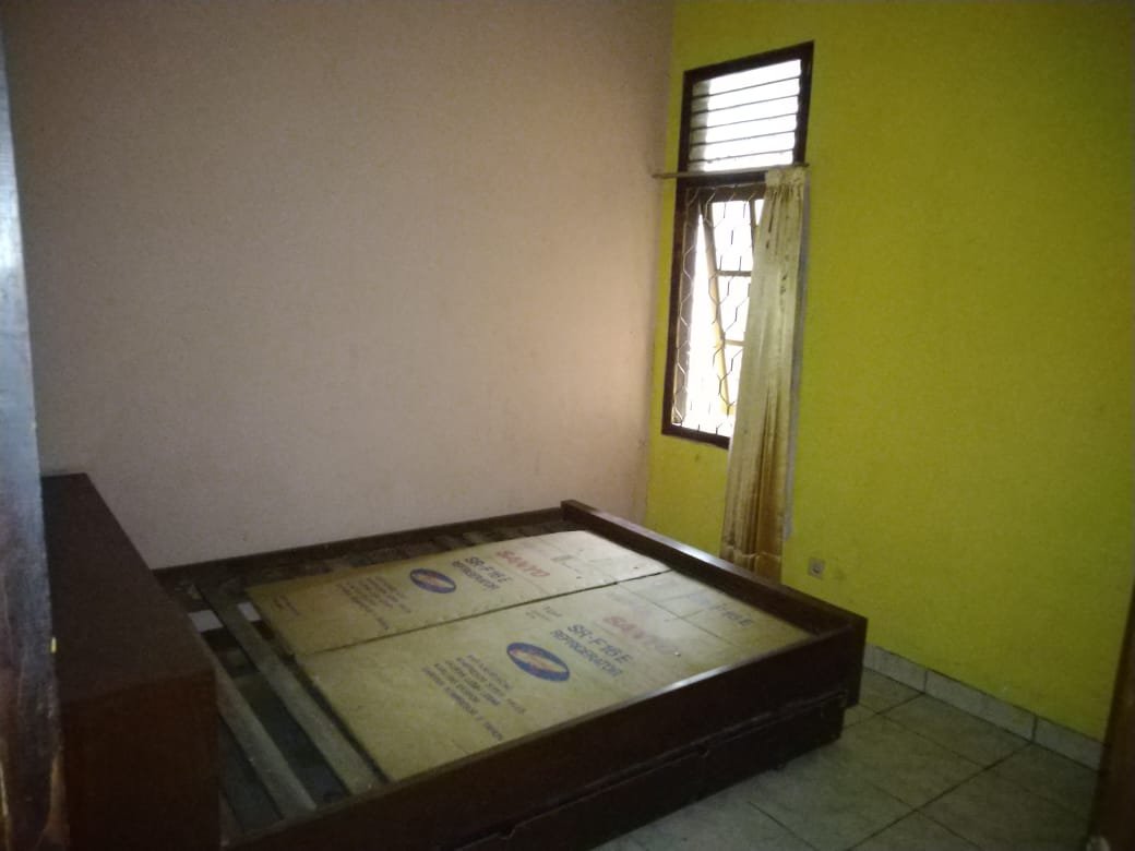 Di jual 1 Unit rumah, dan tanah kosong (1 hamparan) Lokasi j