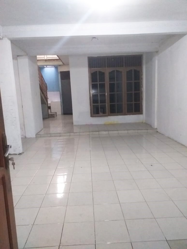 DISEWAKAN RUMAH DI PONDOK KELAPA DUREN SAWIT JAKARTA TIMUR