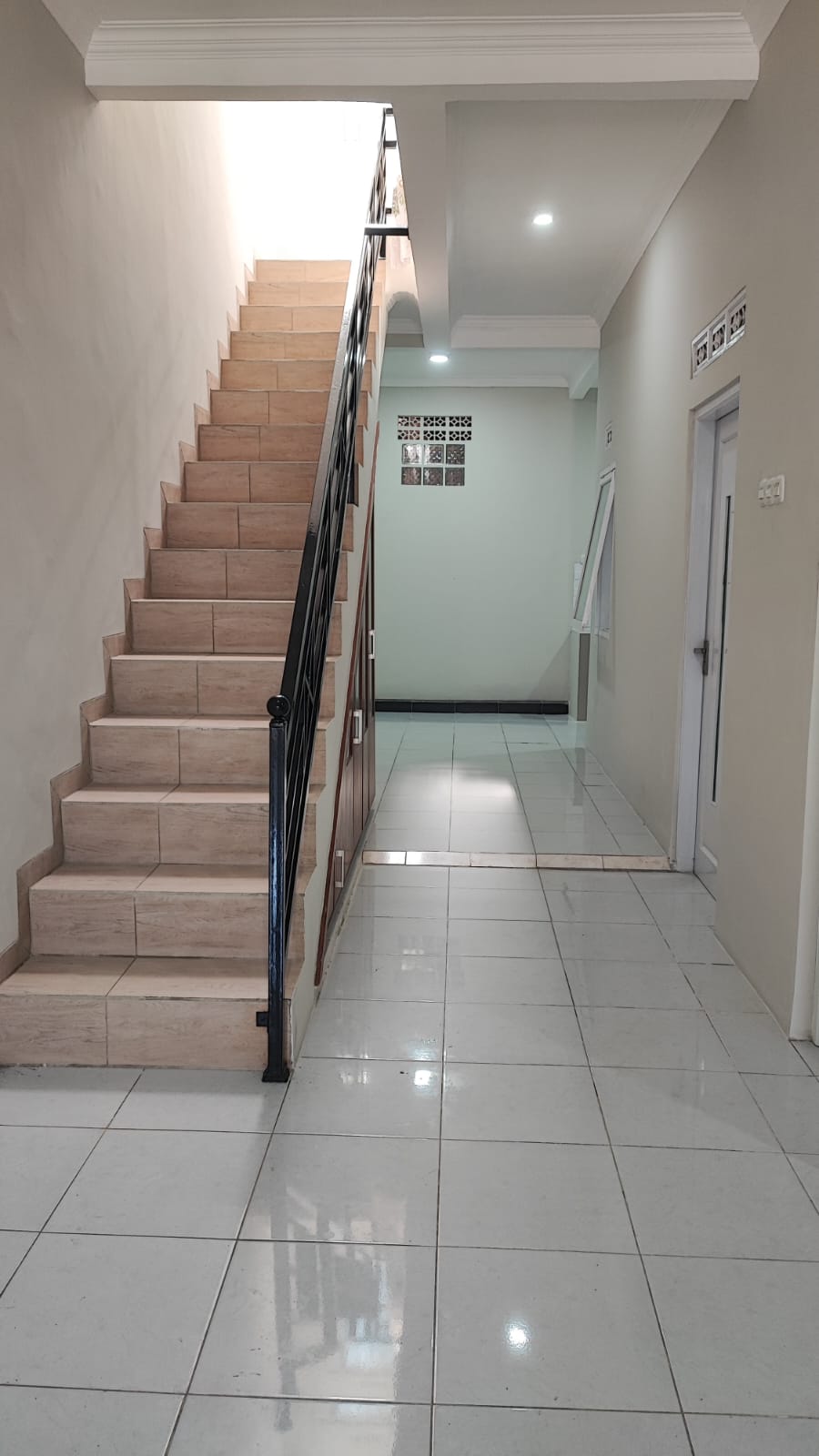 Rumah 2 Lantai Siap Huni di Cipamokolan