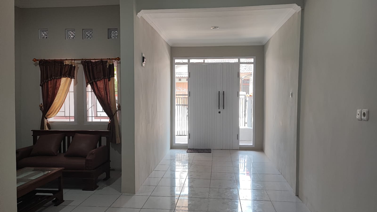 Rumah 2 Lantai Siap Huni di Cipamokolan