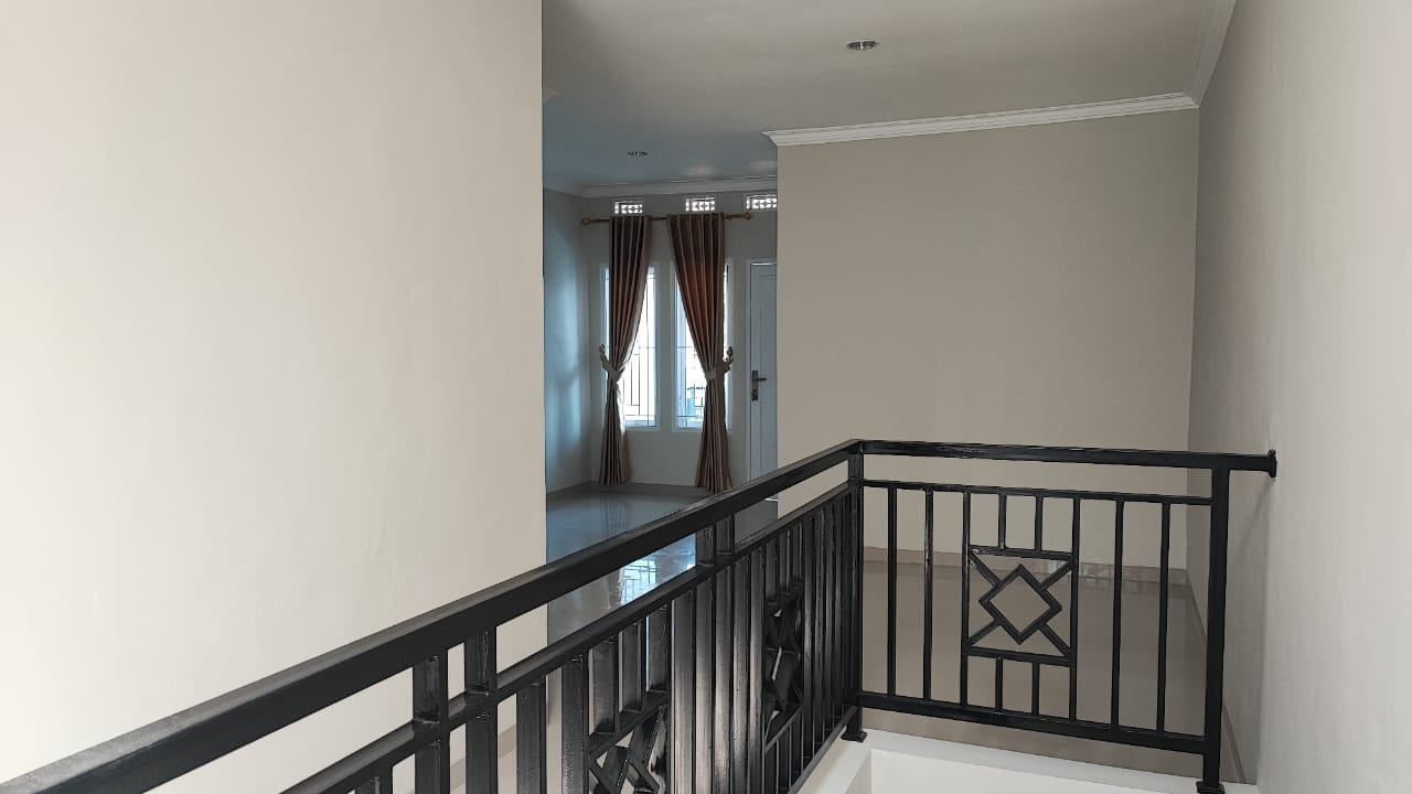 Rumah 2 Lantai Siap Huni di Cipamokolan