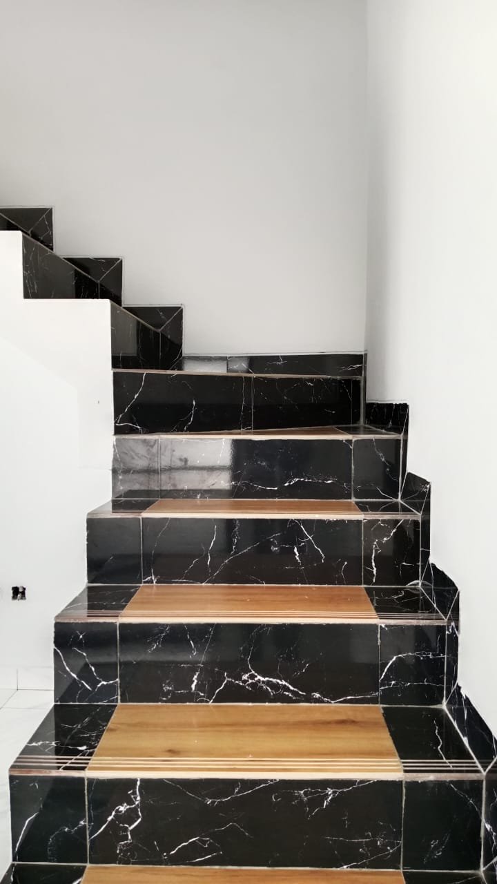 Rumah 2 Lantai bangunan baru