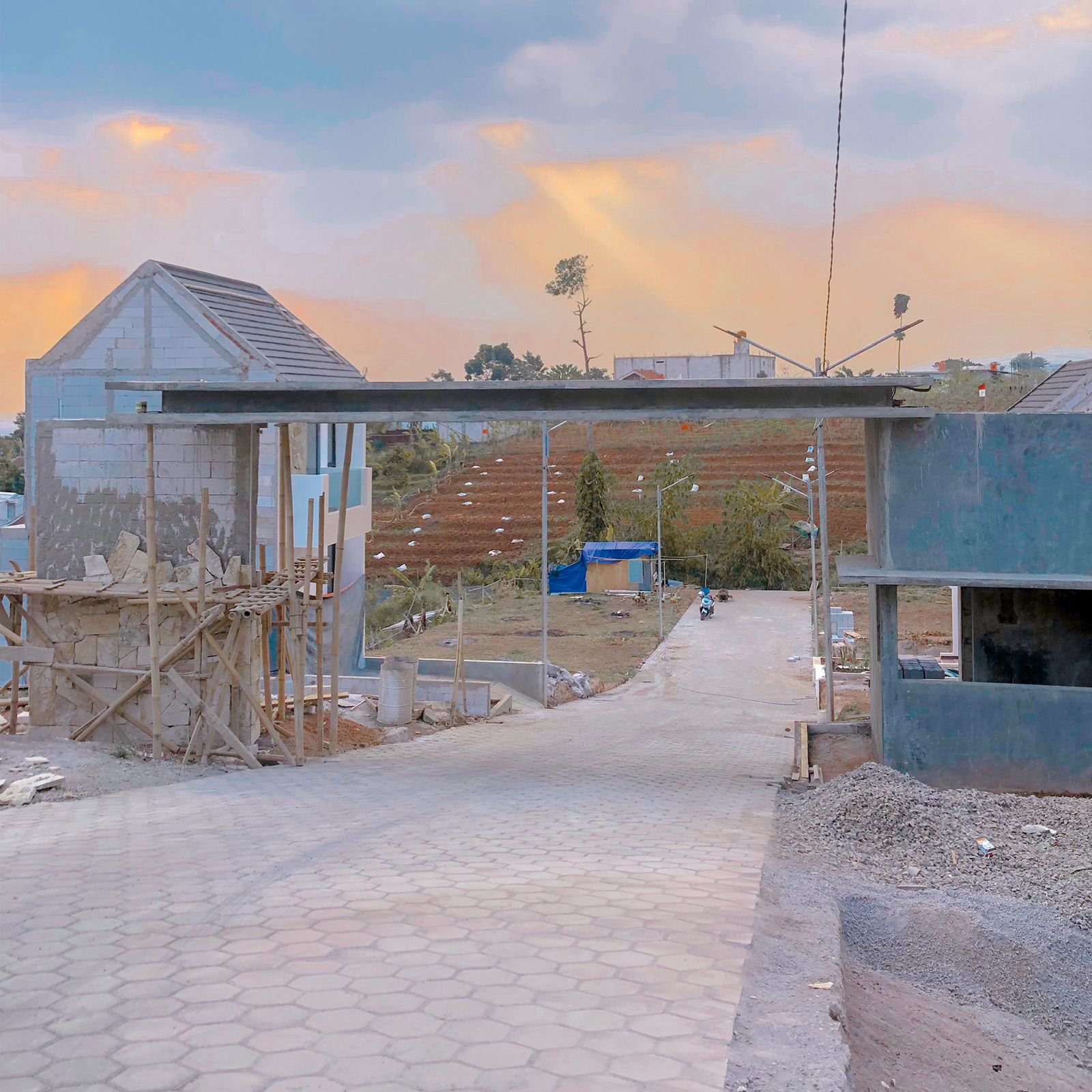 Jual rumah 2 lantai harga 1 lantai lokasi Bandung Timur