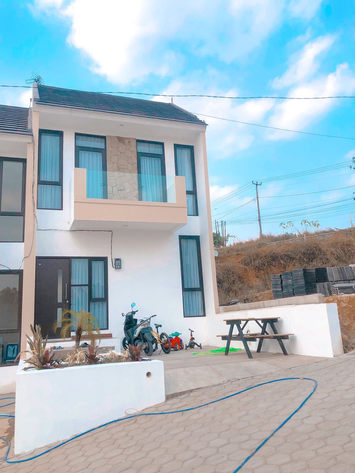 Jual rumah 2 lantai harga 1 lantai lokasi Bandung Timur