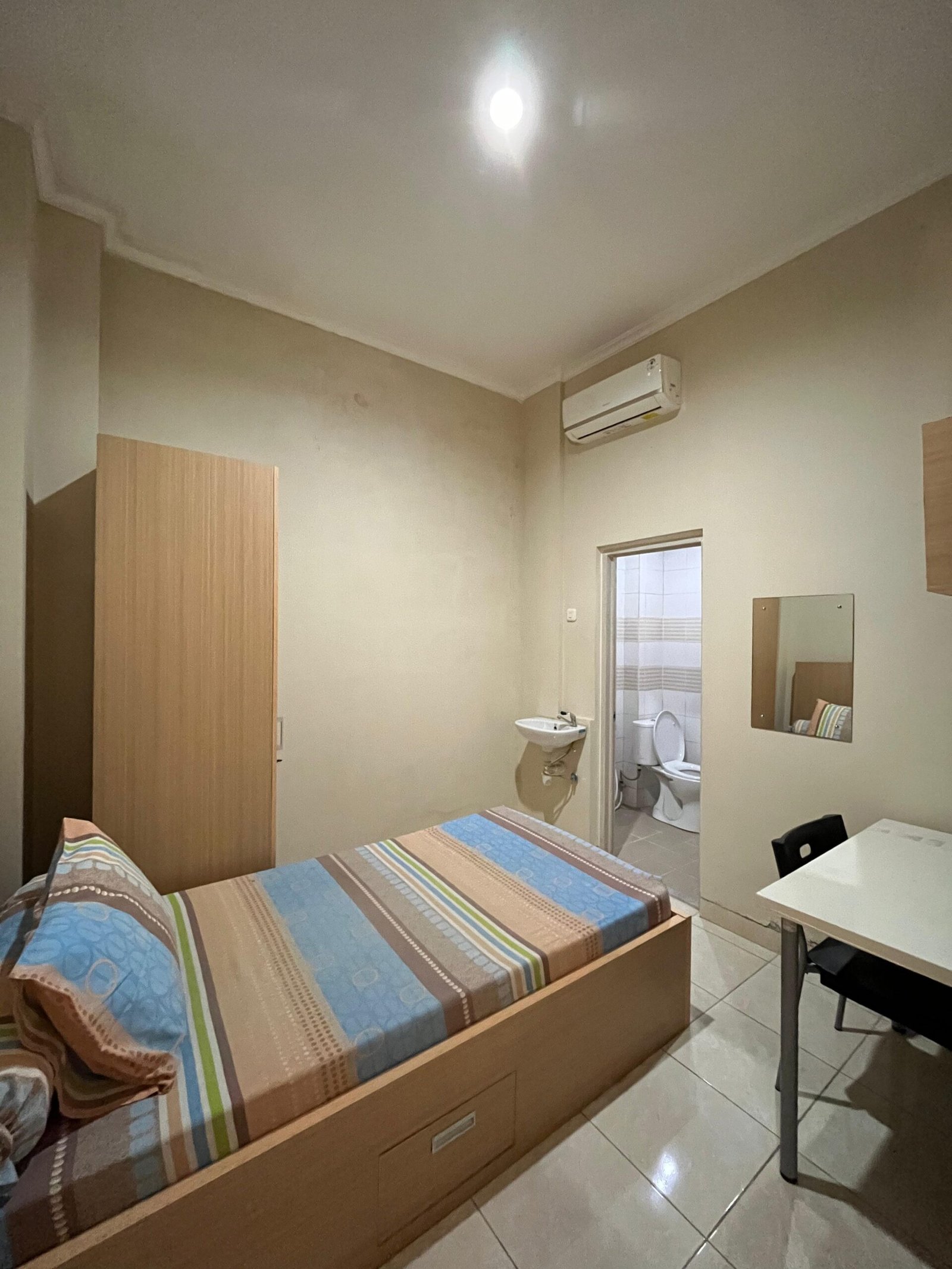 Kost Mroom Newton Tipe A