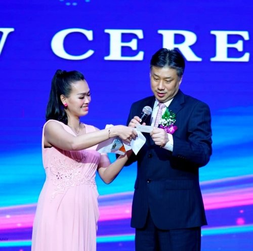 MC Bilingual Dua Bahasa Mandarin Indonesia