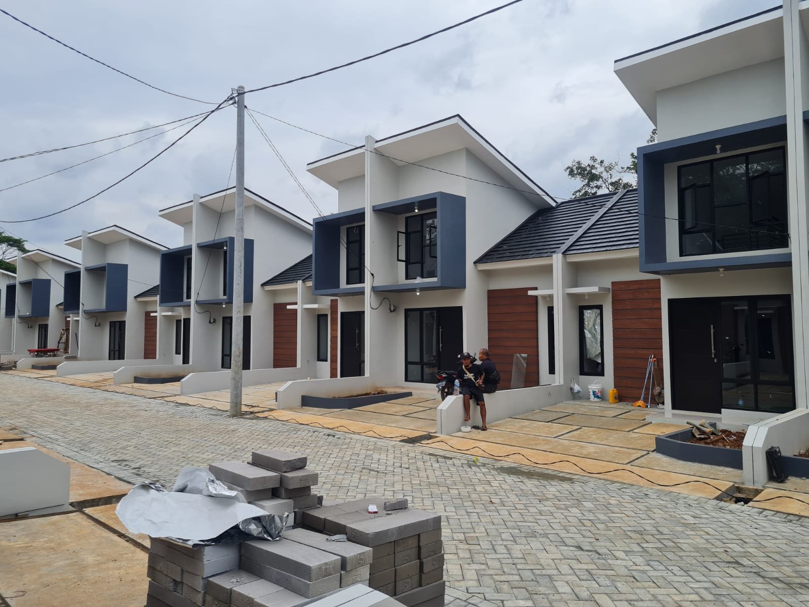 dijual rumah tanpa DP dekat stasiun dilalui angkutan umum