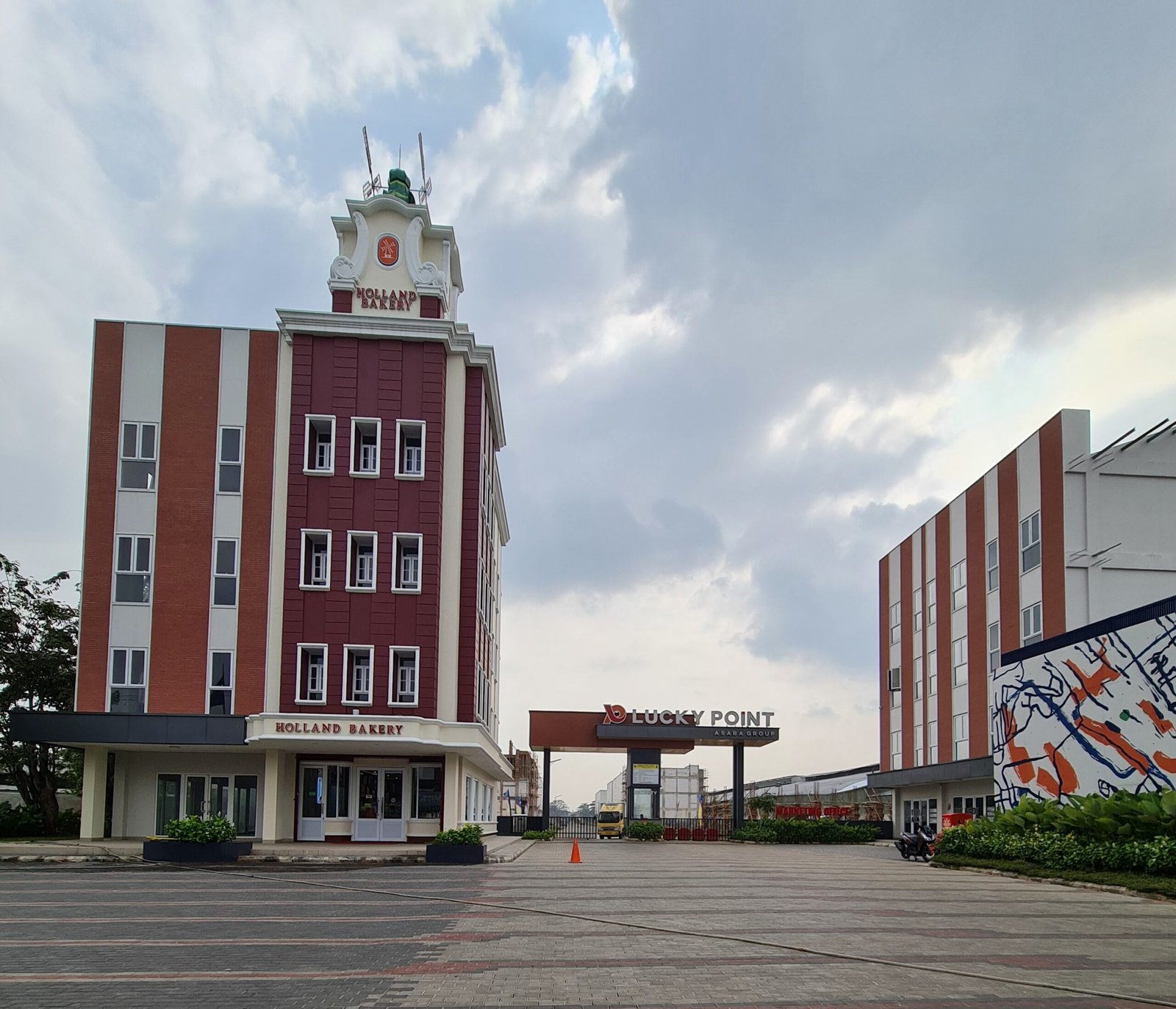 DISEWAKAN RUKO SIAP USAHA RUKO 4 LANTAI KAPUK RAYA