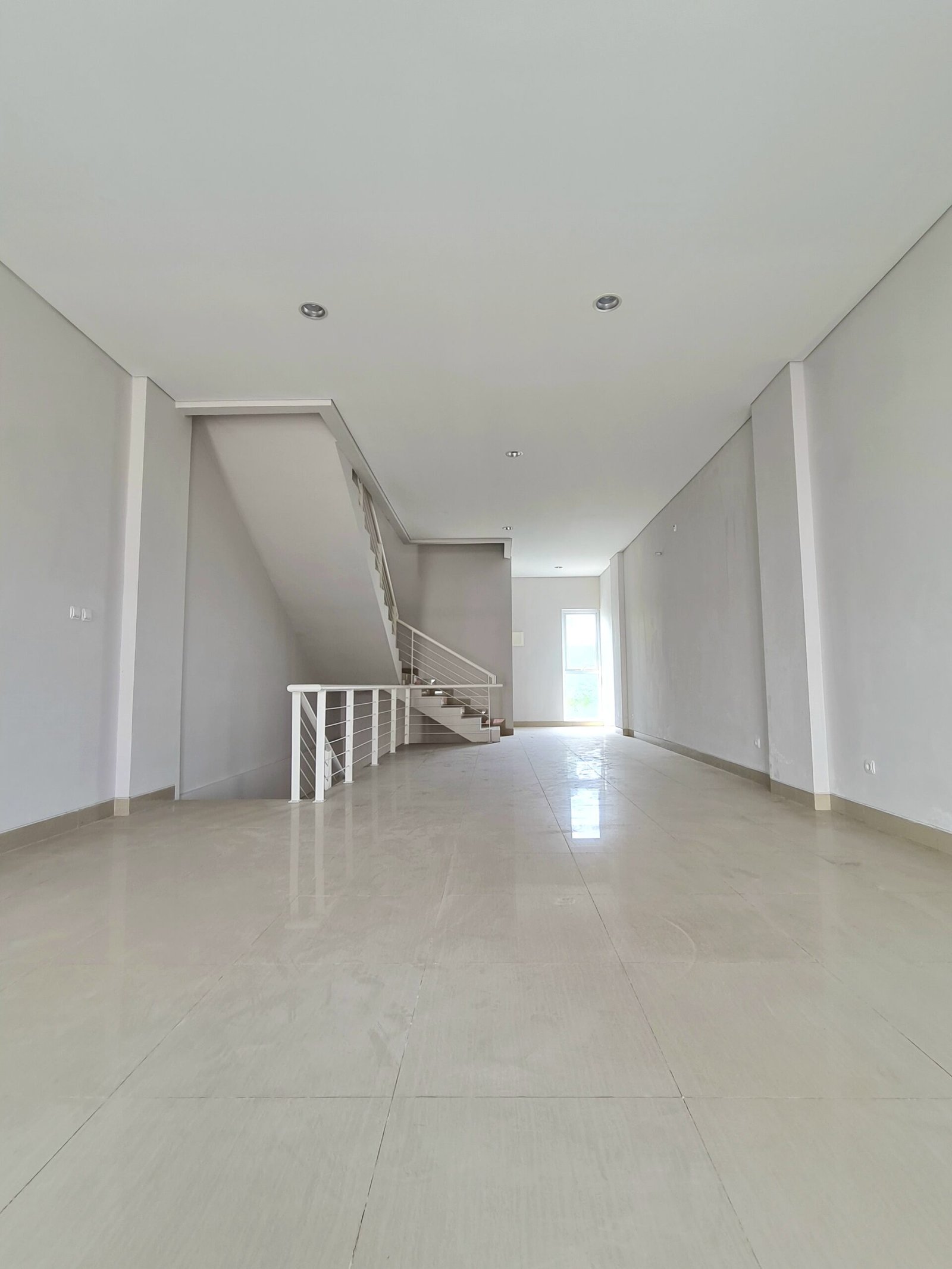 DISEWAKAN RUKO SIAP USAHA RUKO 4 LANTAI KAPUK RAYA