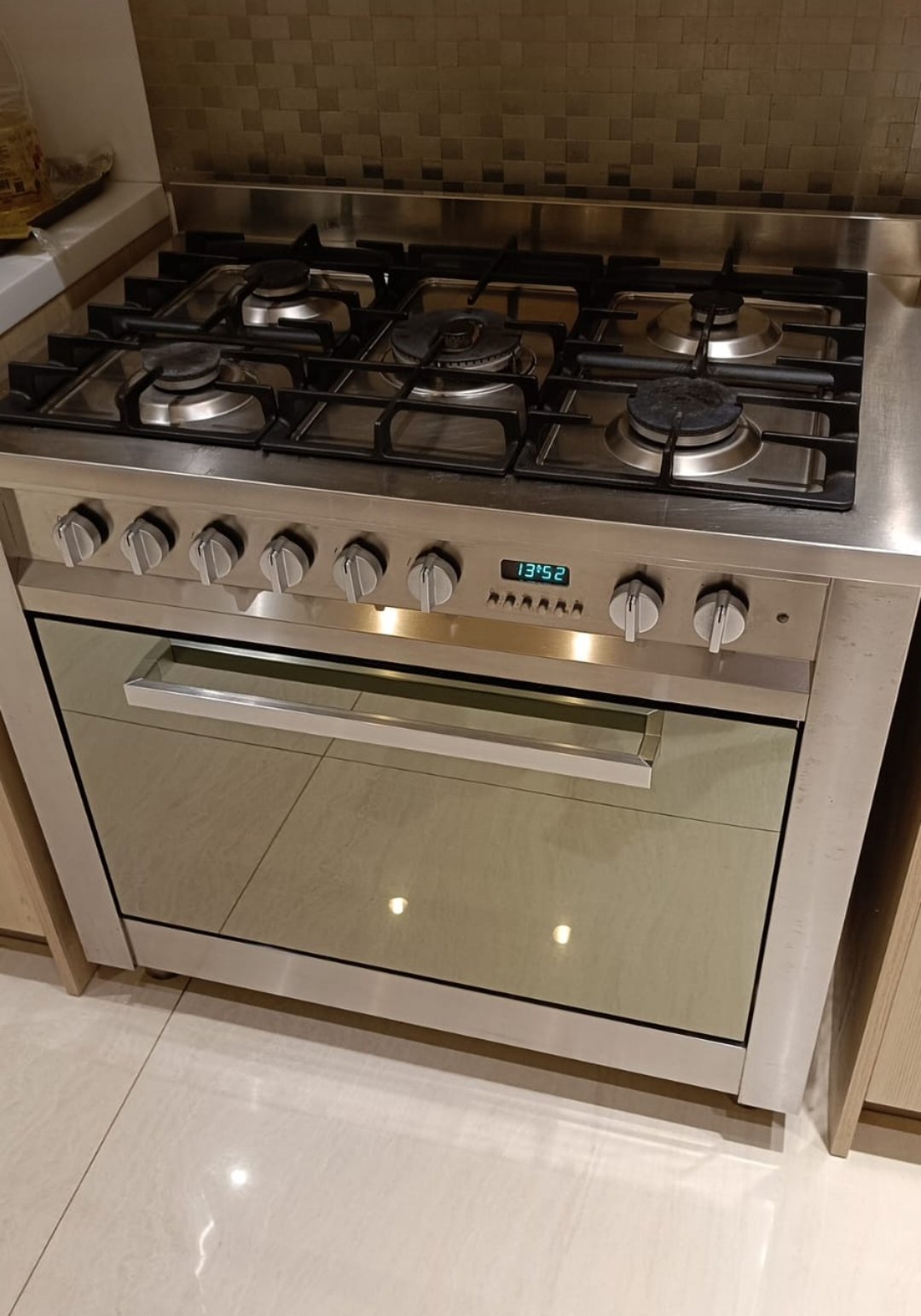 SERVICE KOMPOR GAS BEKASI 085779819907