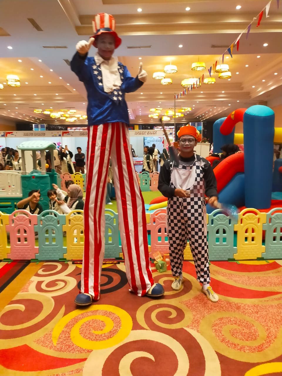 Akrobat Show Citra Studio