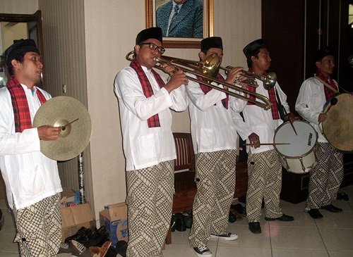 Tanjidor Ondel Ondel Bang Denis