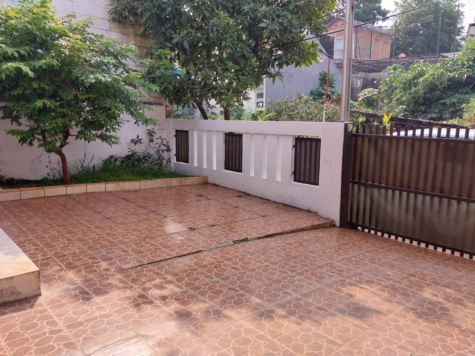 DISEWAKAN RUMAH DI GRAND DEPOK CITY