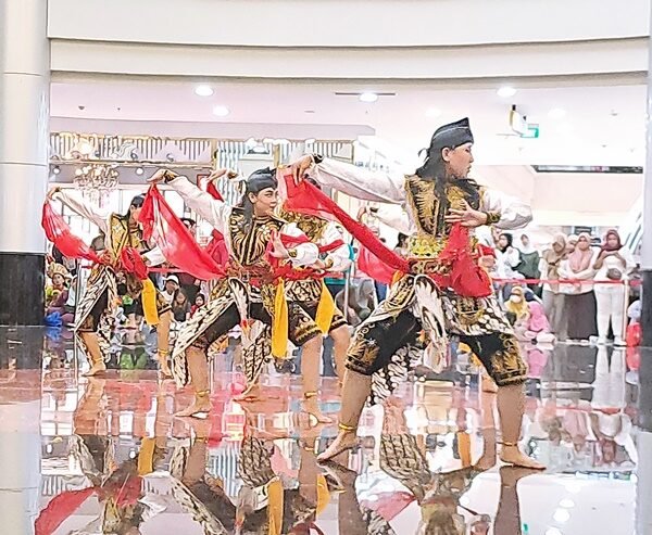 Sanggar Sisingaan Suromenggolo