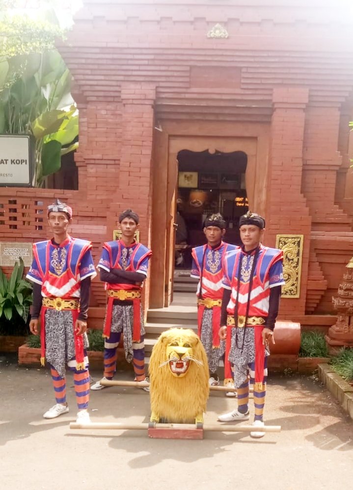 Sanggar Sisingaan Hari Makdum