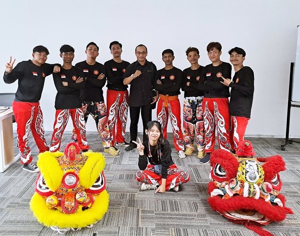 Barongsai Liong Koh Azin