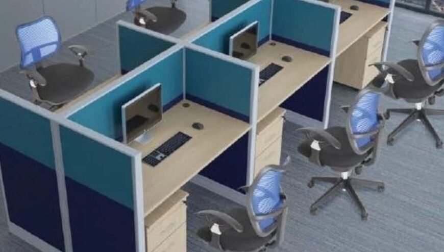 partisi kantor meja dan ruangan
