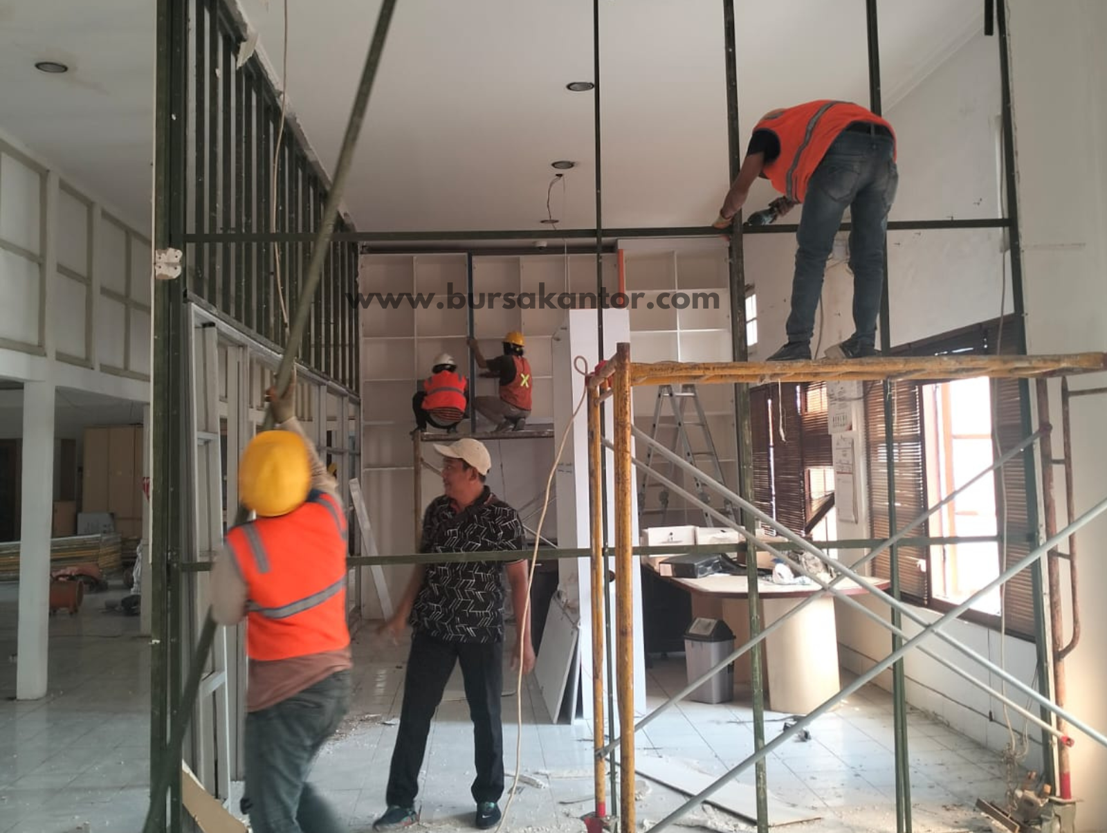 JASA BONGKAR PARTISI KANTOR 081296537070